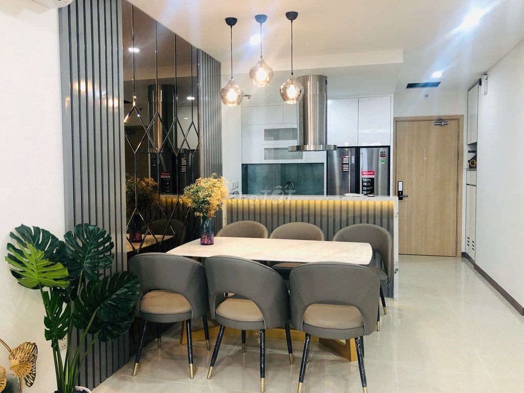 Rent a two bedroom. Three bedrooms.
