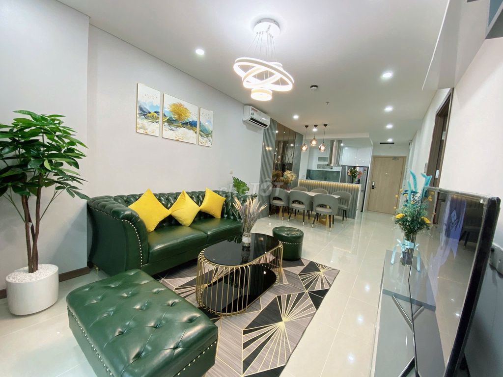Rent a two bedroom. Three bedrooms.