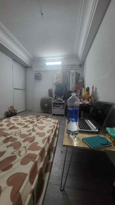 One man's room is near Tan Sonjian Airport, 1,000 air-sponsored air support.