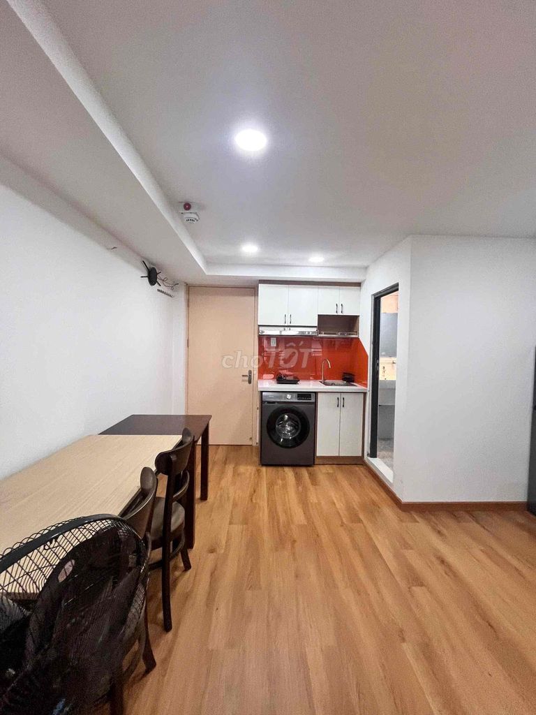Rent the flat full open-bared furniture near the cheap county 1 hospital.