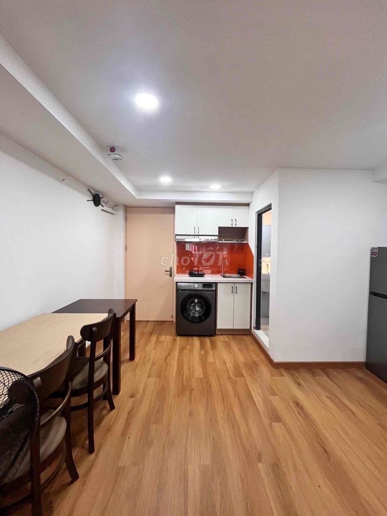 Rent the flat full open-bared furniture near the cheap county 1 hospital.