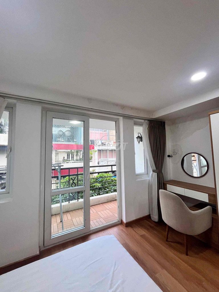 Rent the flat full open-bared furniture near the cheap county 1 hospital.
