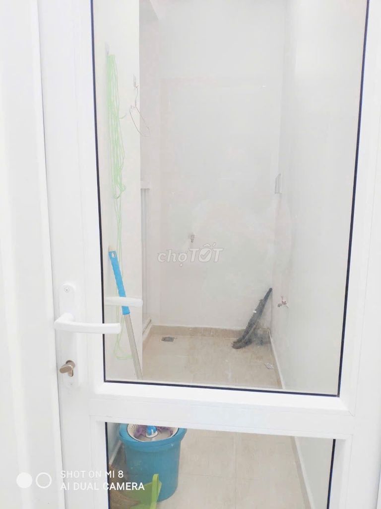 Rent Tara District 8-- 1 bedroom. A toilet with interiors-- 9 million in place.