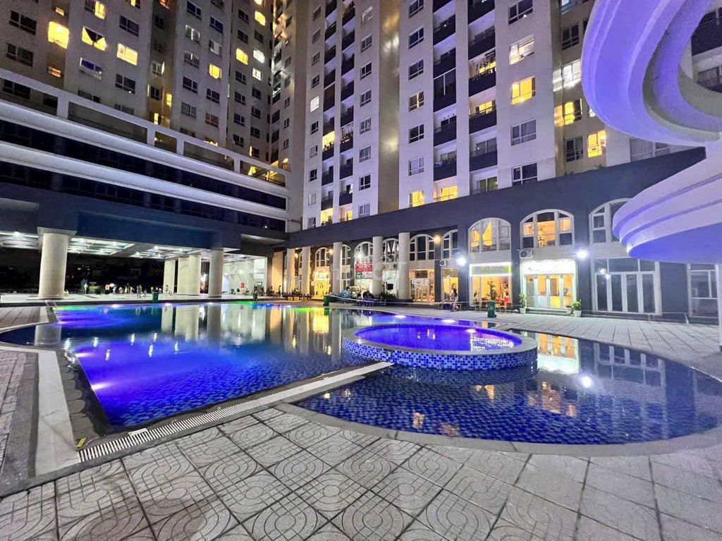 Rent Dream Home Palace-three bedrooms full of clothes- 9 million-16/10.