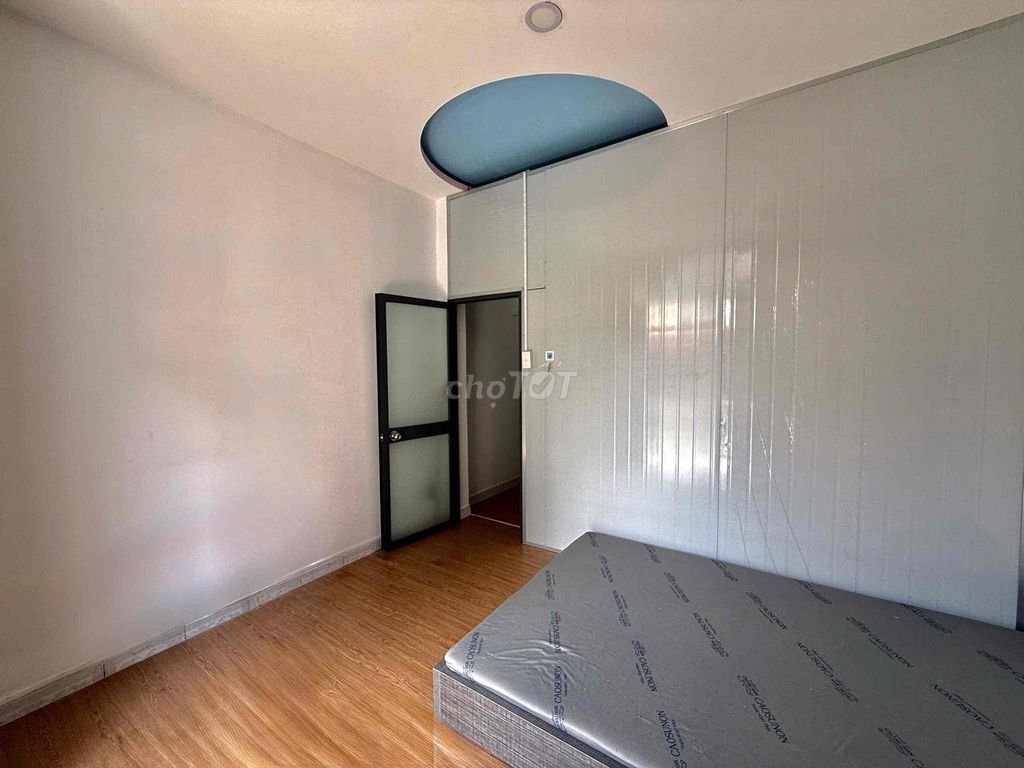 Rent the 2th Bedrooms. Clean the private washing machine in Sư Vạn Hạnh.