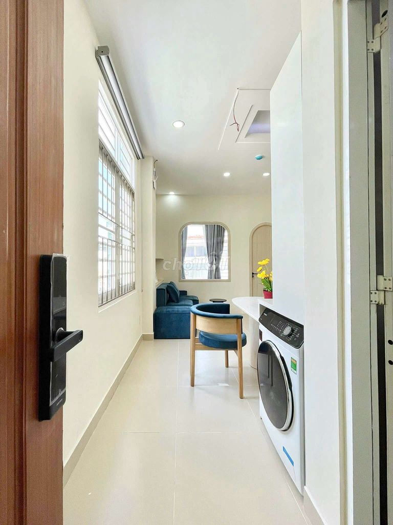 The apartment translates the interior near the flexible empty center