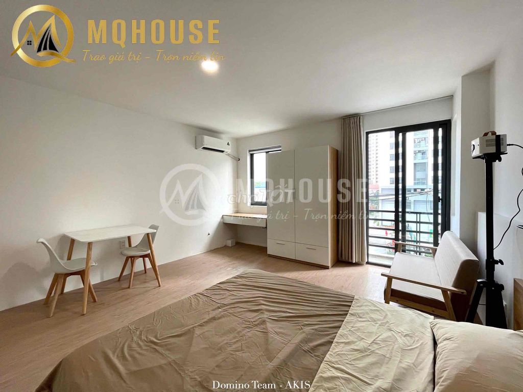 Hot - super wide - big bandon studio - full high - security interior