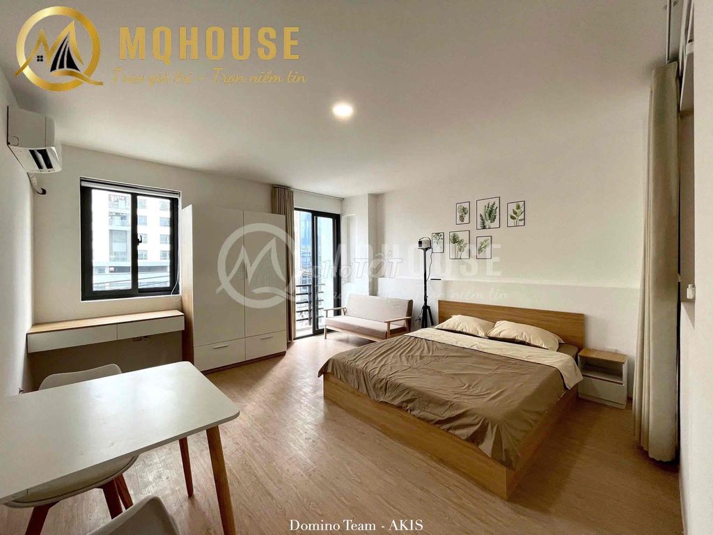 Hot - super wide - big bandon studio - full high - security interior