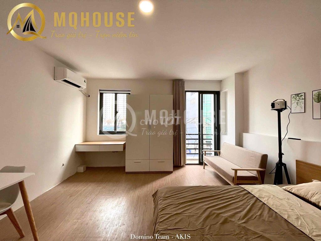 Hot - super wide - big bandon studio - full high - security interior