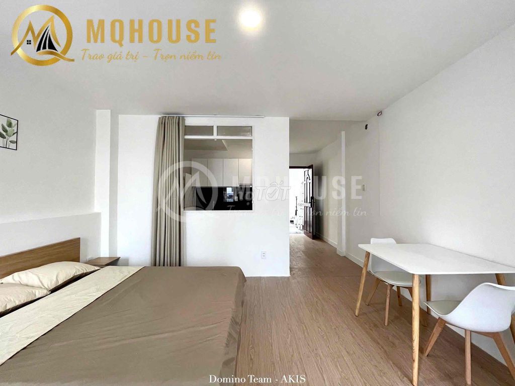 Hot - super wide - big bandon studio - full high - security interior
