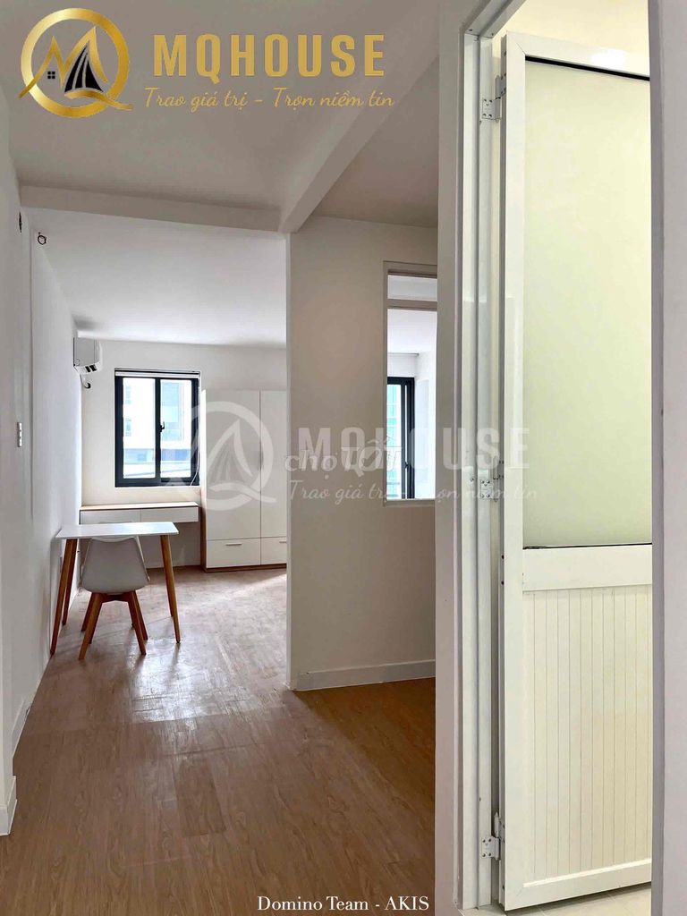 Hot - super wide - big bandon studio - full high - security interior