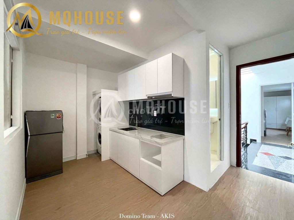 Hot - super wide - big bandon studio - full high - security interior