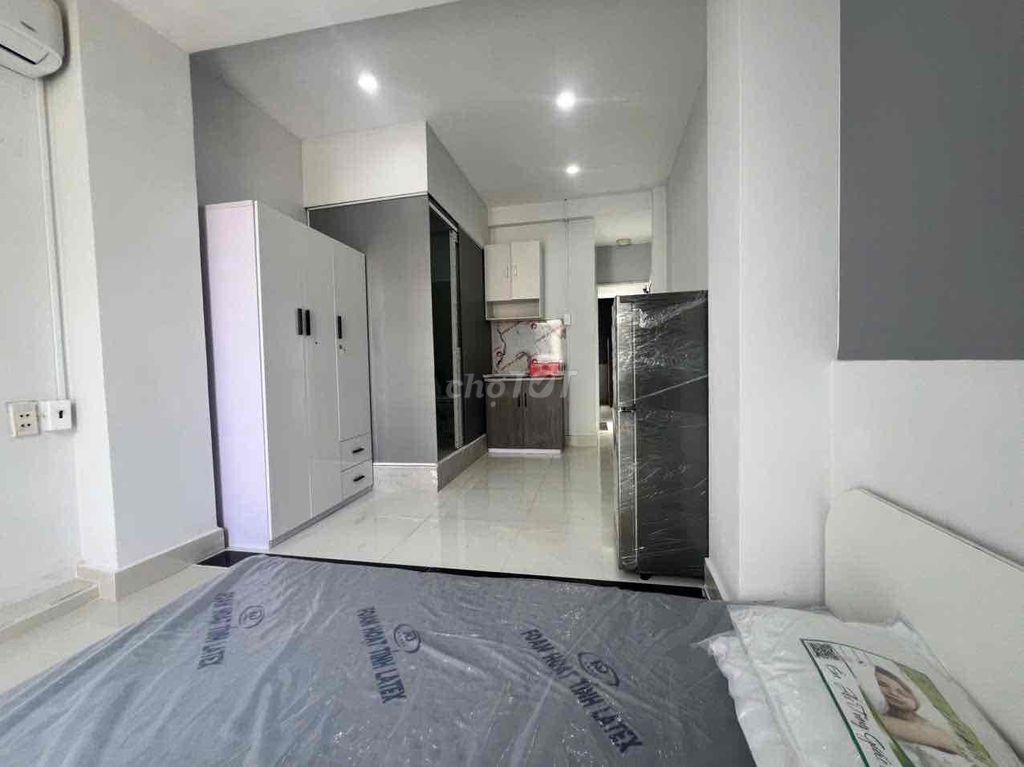 The studio apartment has just completed a full block of 3 Tháng 2 sugar balconies