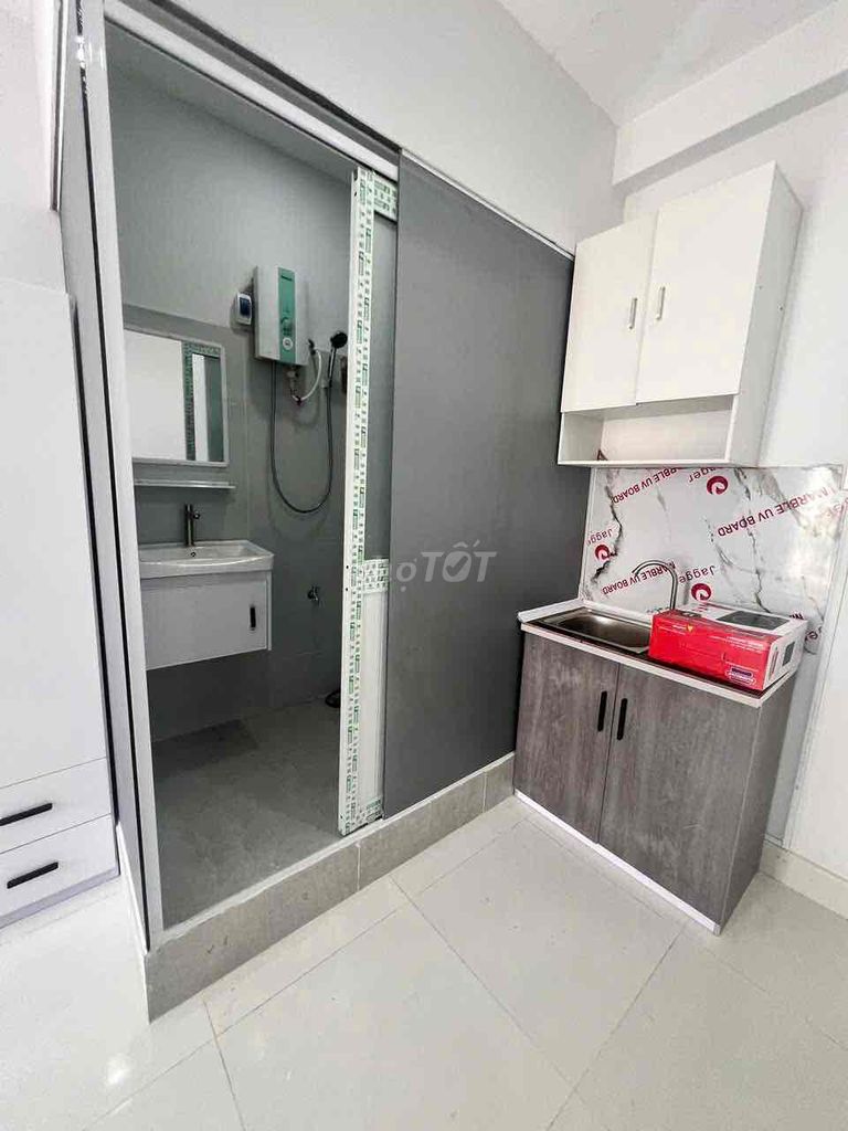 The studio apartment has just completed a full block of 3 Tháng 2 sugar balconies