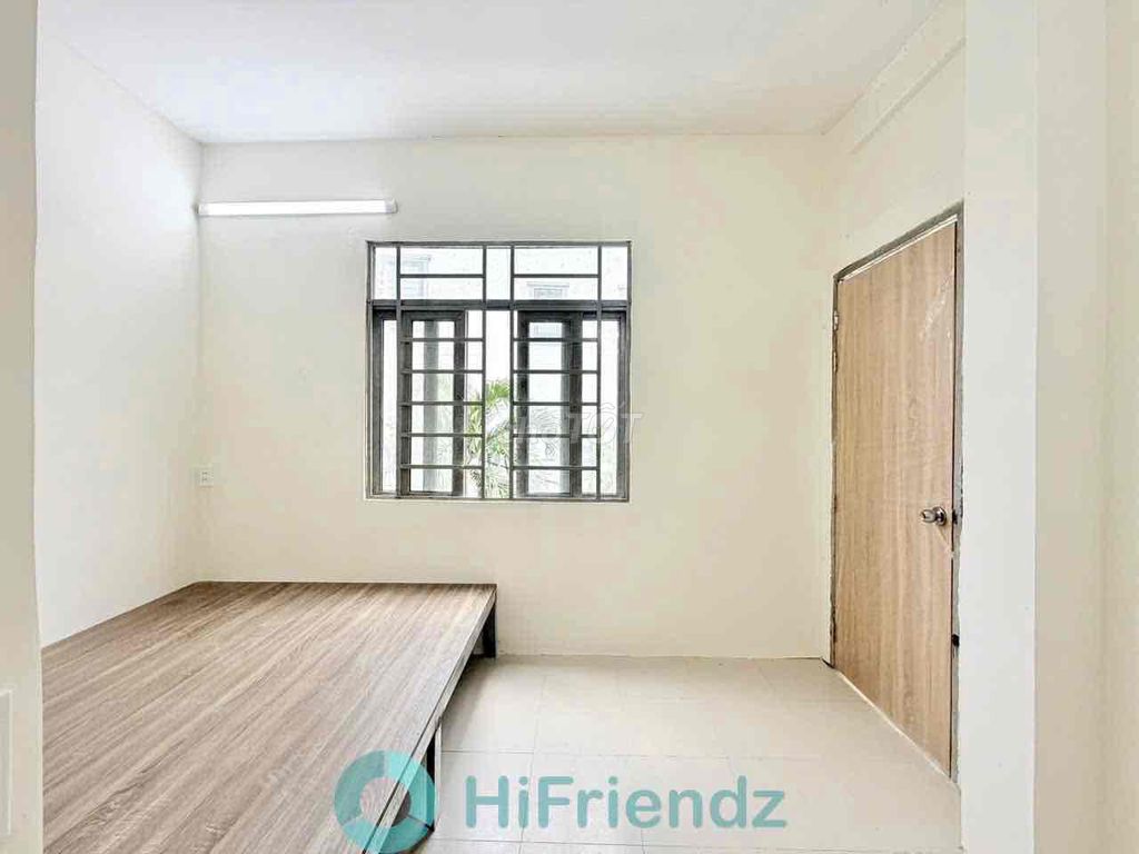 available room stuido window bandol - full comfort - near University huit