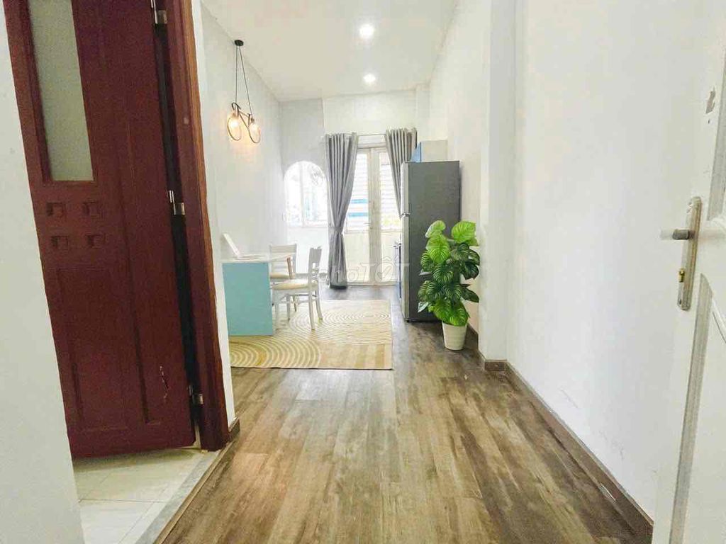 Hot apartment 2 bedroom full area Nguyễn Văn Cừ district 1