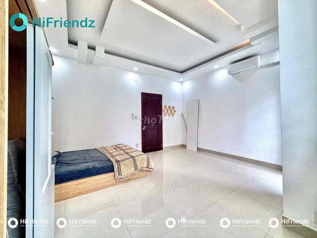 Rent a 40-foot-wide balcony bedroom in Âu Cơ.