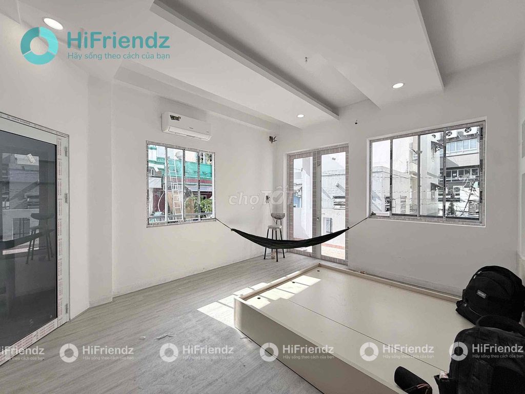 Rent Phan Xích Long-1 bedroom- new balcony-building interiors.