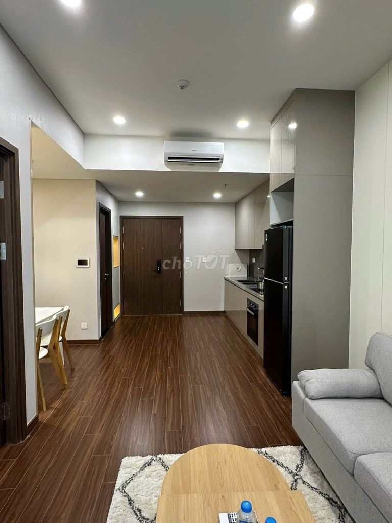 Rent an apartment. A Masteri Waterfront Ocean Park Bedroom full of 11 million.