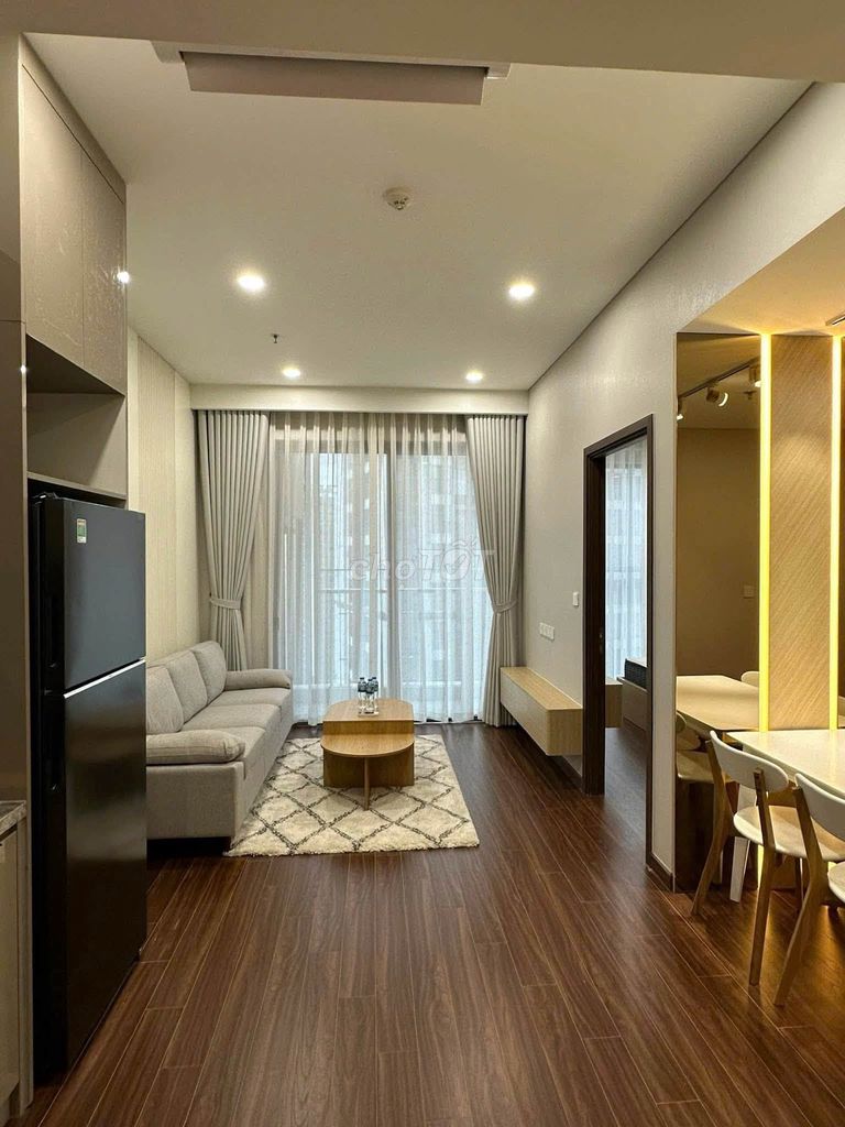Rent an apartment. A Masteri Waterfront Ocean Park Bedroom full of 11 million.