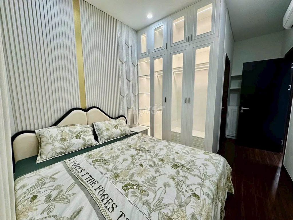 Rent the Masteri apartment. Two bedrooms full of luxry.