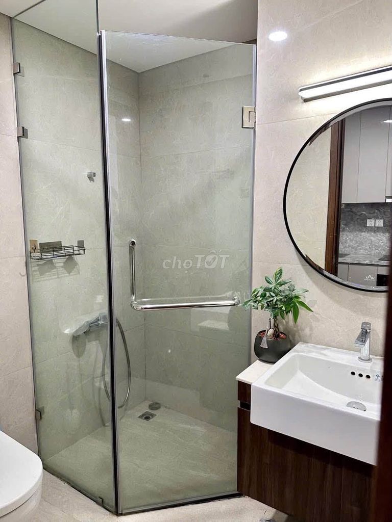 Rent studio Masteri full-time clothes 2.5 million a month.