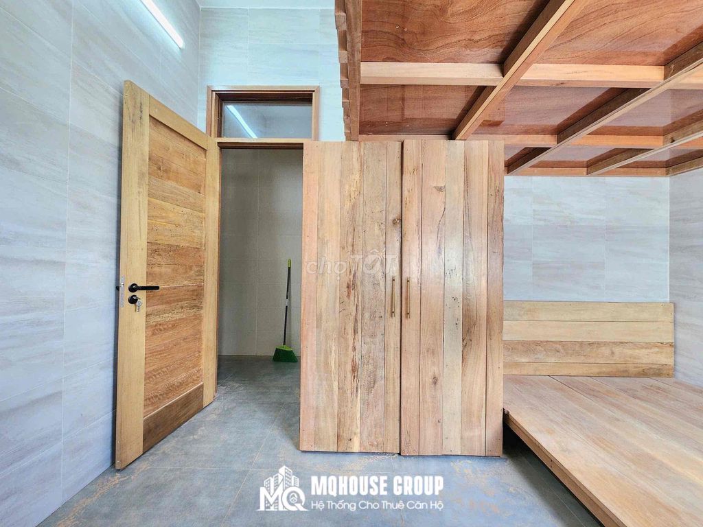 Open the studio. Two bedrooms full of furniture. Like super-tried homes.