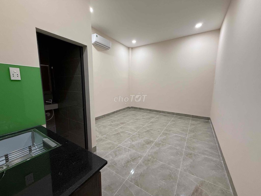 Private balcony studio - full comfort - cheap zá
