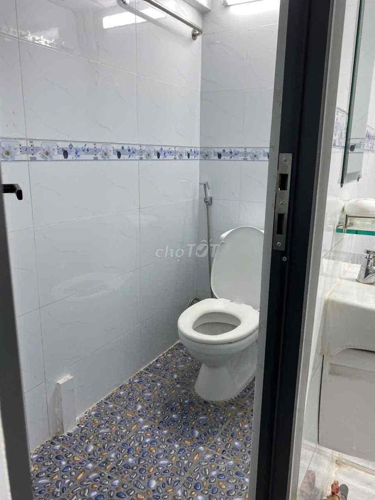 To rent the Royal Wu House 1025 Gardens