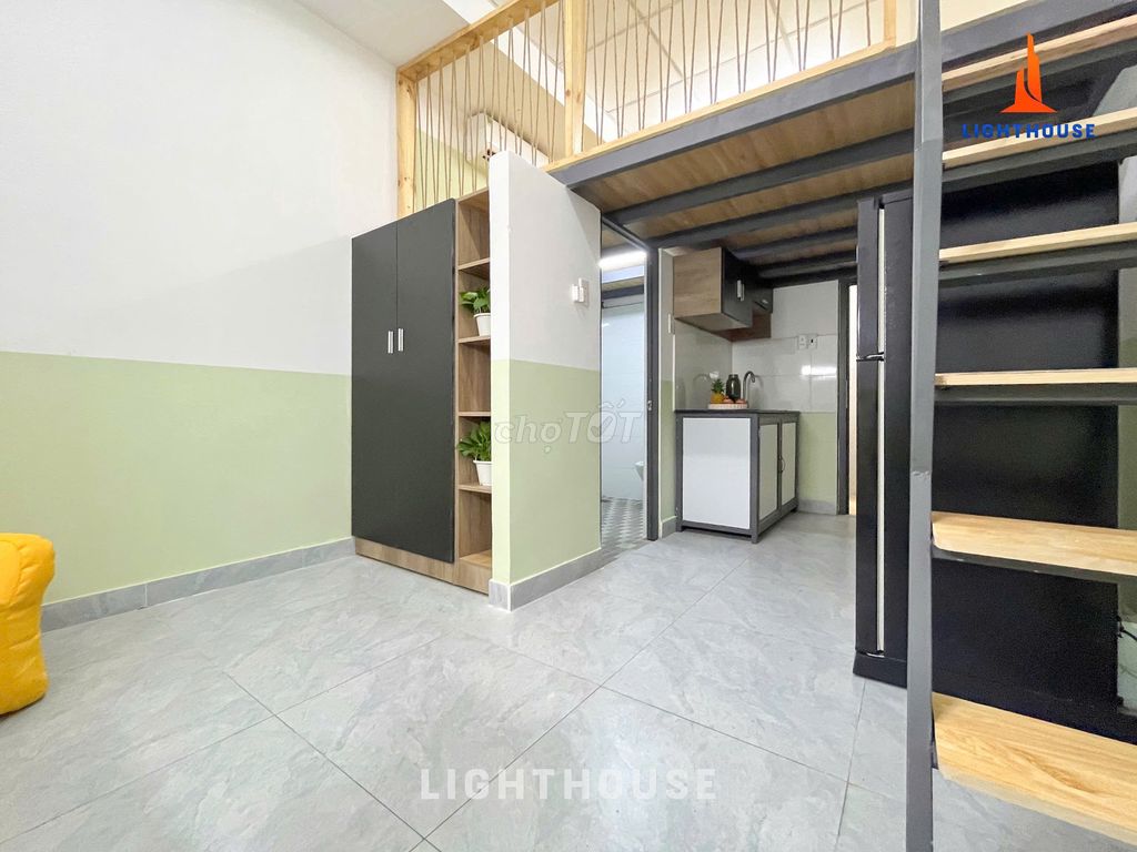 - Close to the five dog cages.