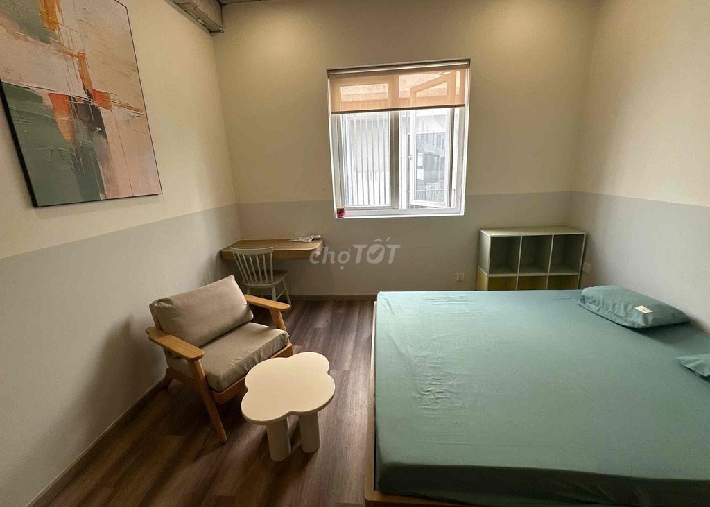Rent US village District 9-- 4 million a month.