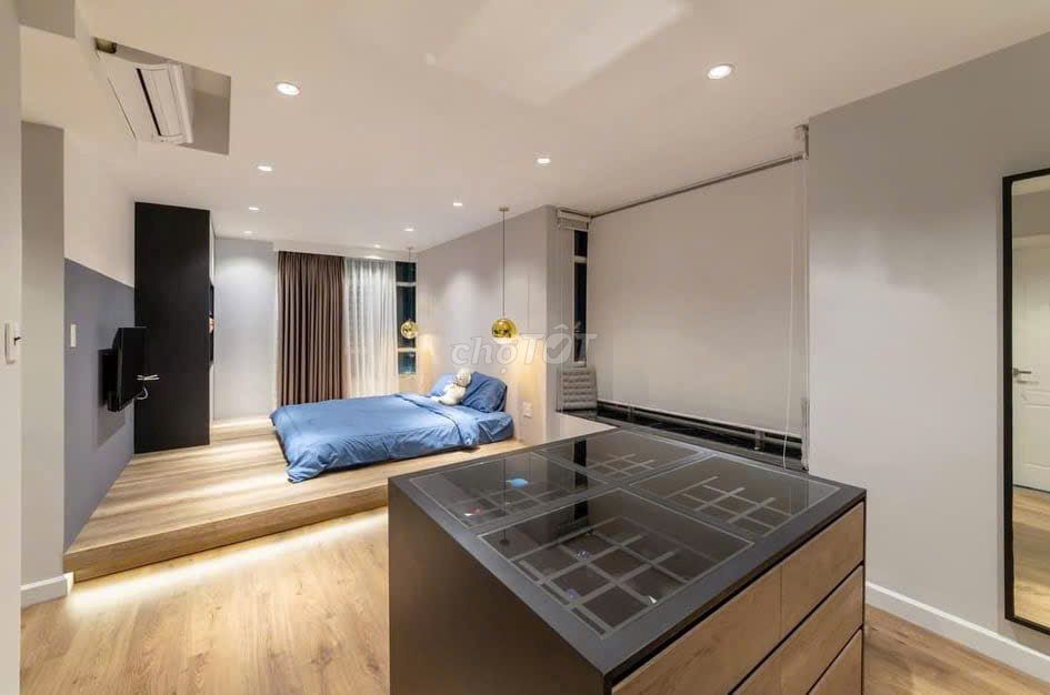 I need to rent the Royal British apartment.