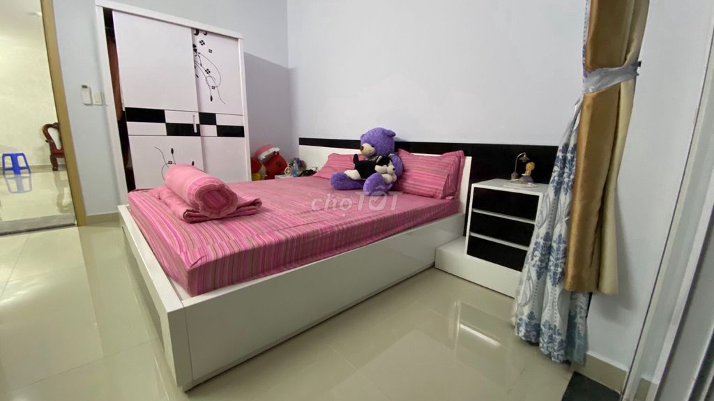 Rent the Oriental apartment, Âu Cơ, 105 meters2, 3 bedrooms, 3 toilets, 14 million a month.