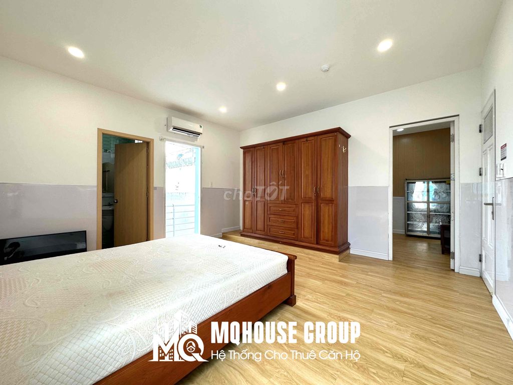 One bedroom, 60 meters, balcony, elevator, private laundry, Ha-ha-ha-ha.