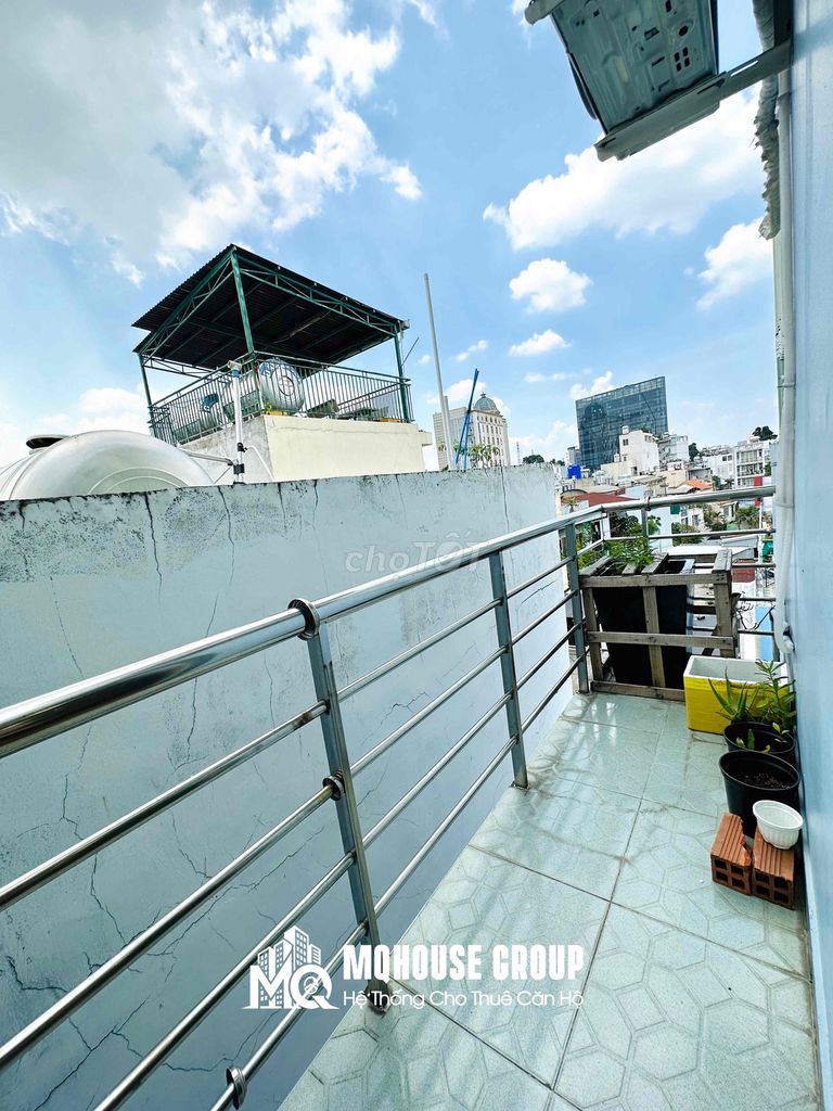 One bedroom, 60 meters, balcony, elevator, private laundry, Ha-ha-ha-ha.