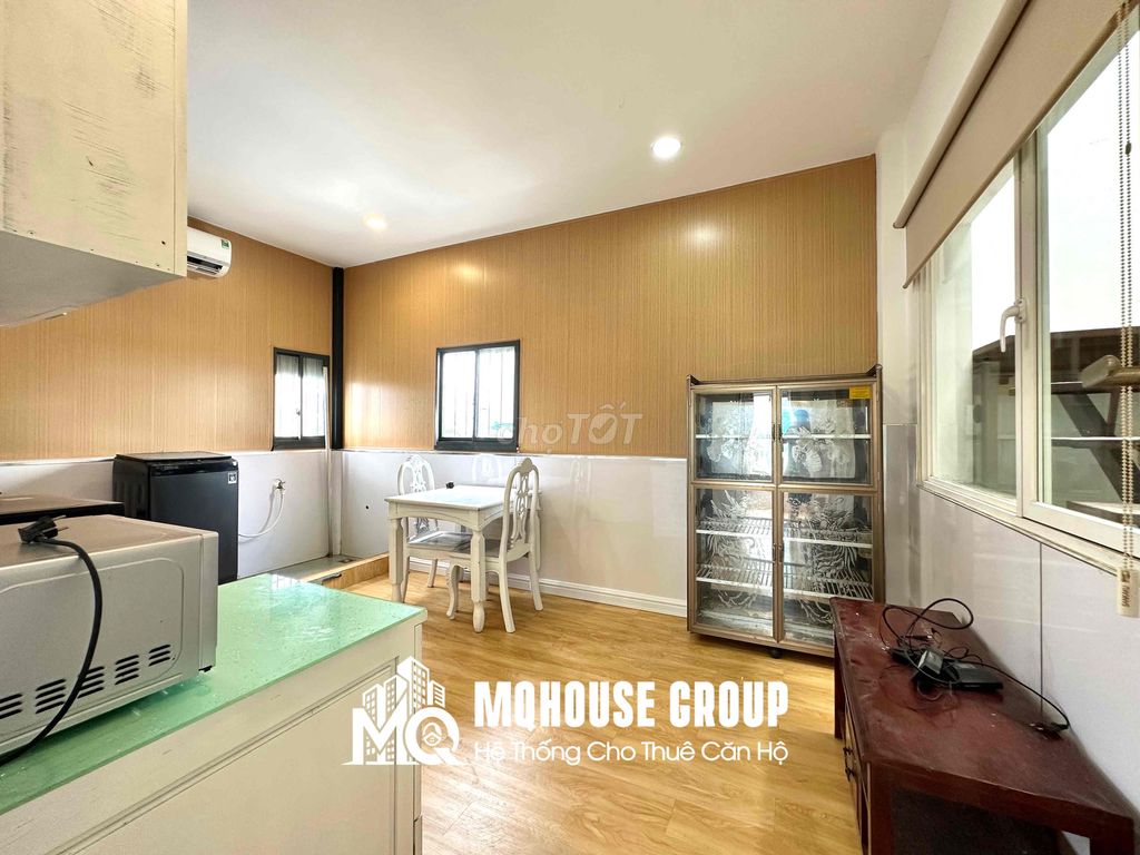 One bedroom, 60 meters, balcony, elevator, private laundry, Ha-ha-ha-ha.