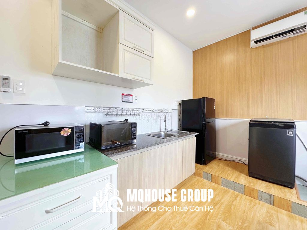 One bedroom, 60 meters, balcony, elevator, private laundry, Ha-ha-ha-ha.