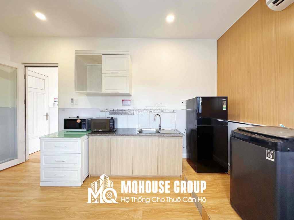 One bedroom, 60 meters, balcony, elevator, private laundry, Ha-ha-ha-ha.