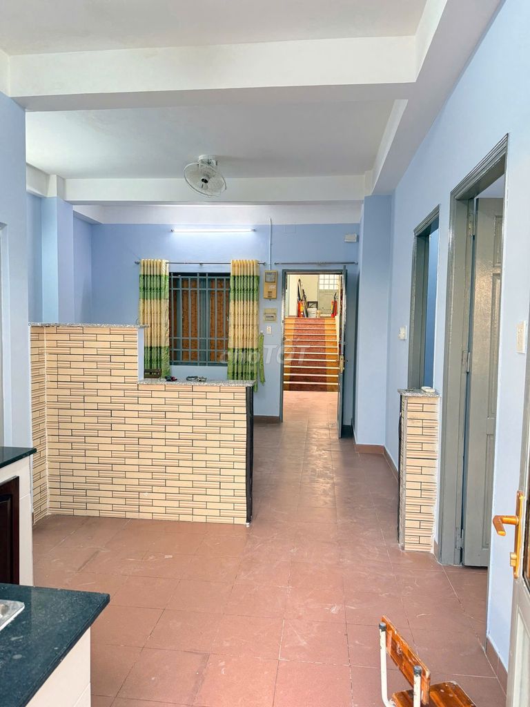 We need to get the Him Lam Ba Tơ apartment on the 5th floor of District 8 stairs.