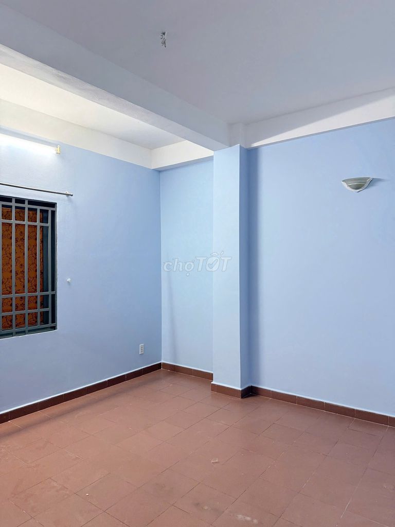 We need to get the Him Lam Ba Tơ apartment on the 5th floor of District 8 stairs.