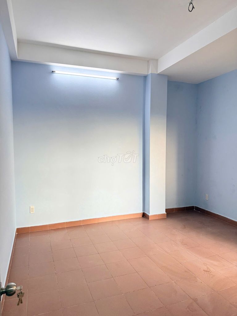 We need to get the Him Lam Ba Tơ apartment on the 5th floor of District 8 stairs.