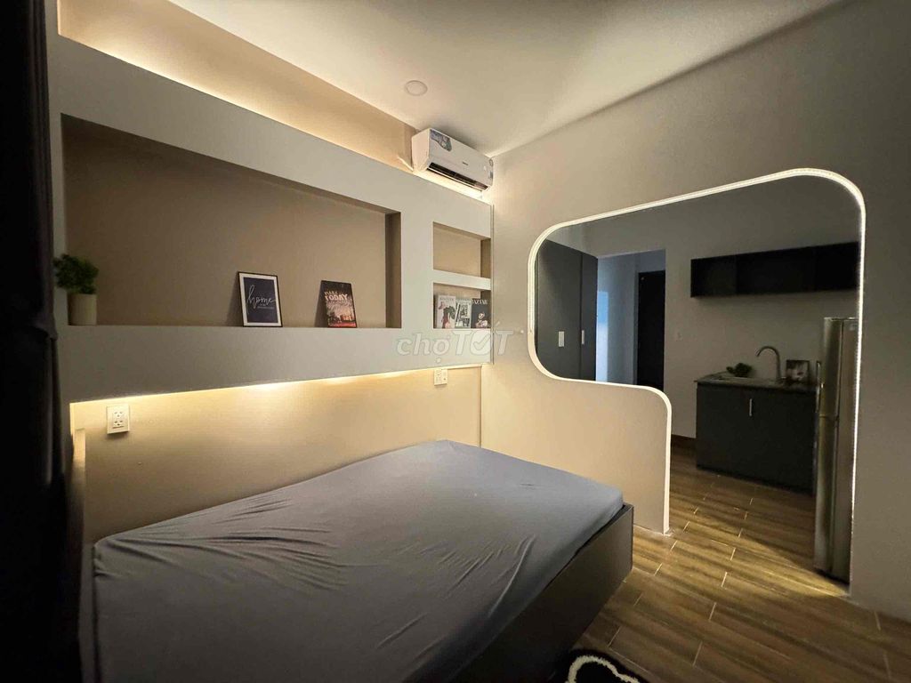 apartment 1 bedroom 35 M2 right in August -- near the capital, at an extremely convenient position!