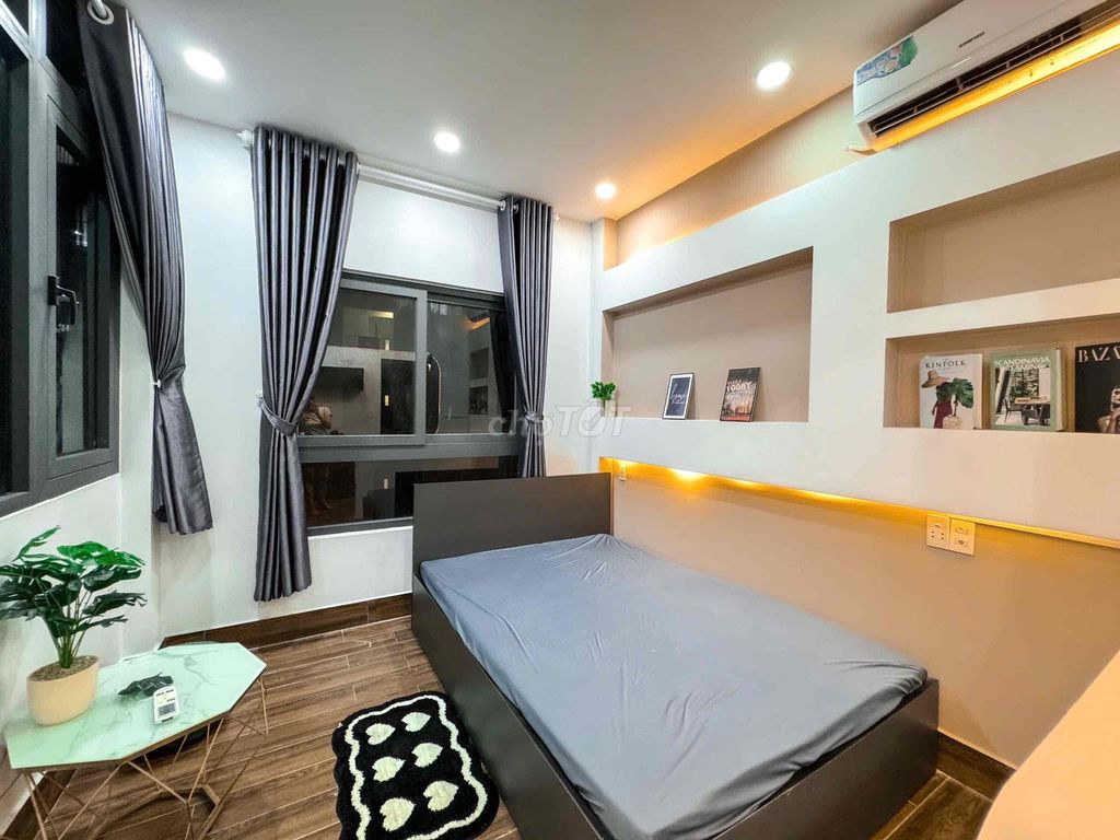 apartment 1 bedroom 35 M2 right in August -- near the capital, at an extremely convenient position!