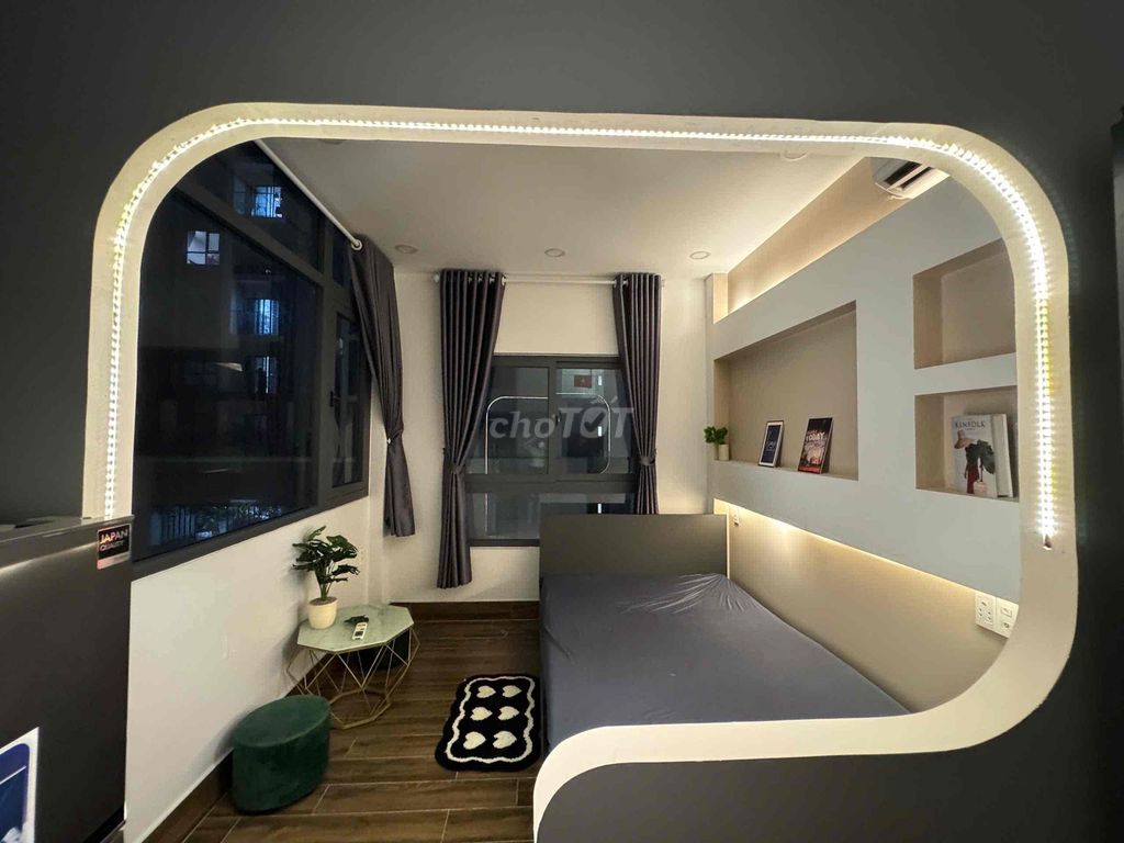 apartment 1 bedroom 35 M2 right in August -- near the capital, at an extremely convenient position!