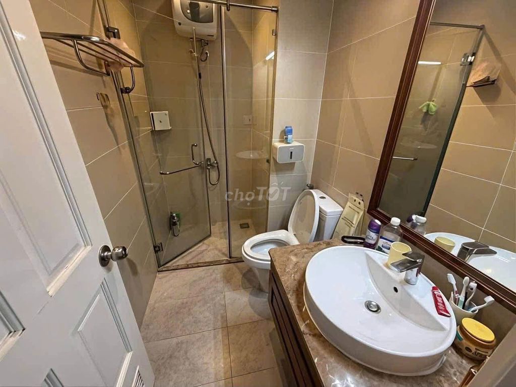 Rent C/c Phúc Yên 3, senior interior, 2 bedrooms for 9.5 million a month.