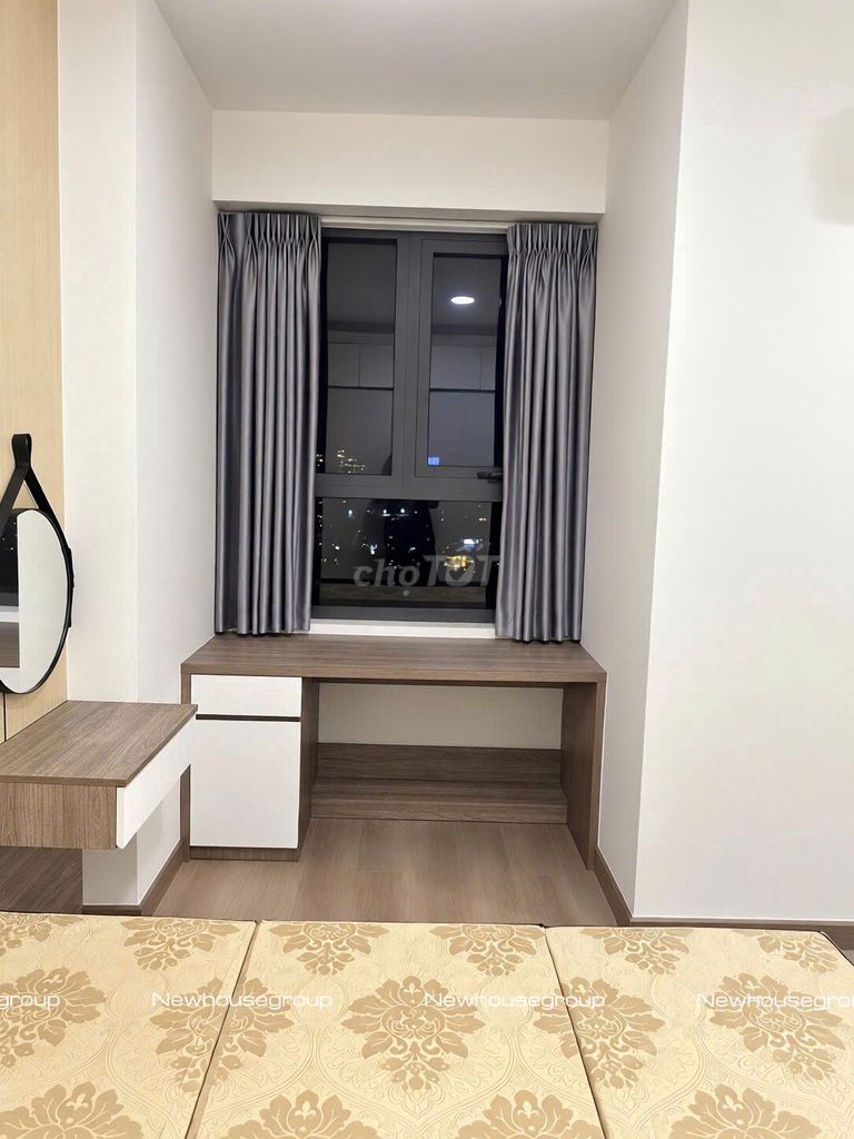 7th District Boulevard rents a bedroom. A nice high-rise bathroom.