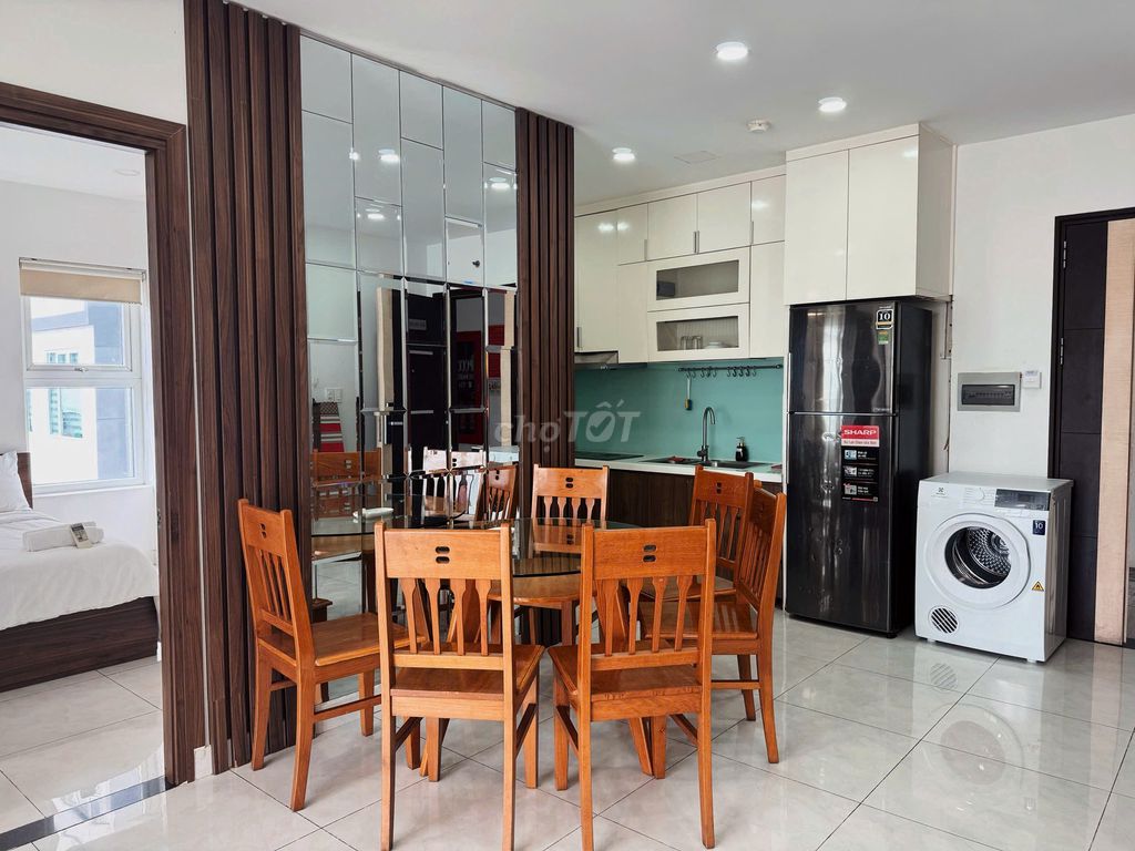 It's the owner who rents the silver and silver from the 10th-- the three full interior bedrooms.