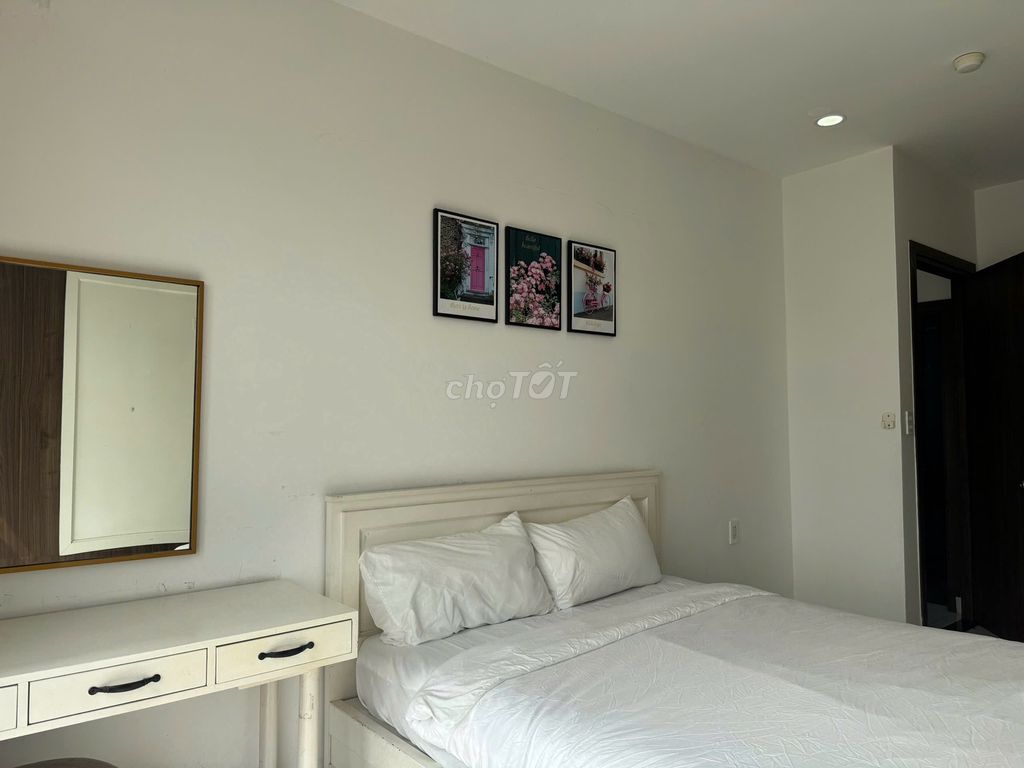It's the owner who rents the silver and silver from the 10th-- the three full interior bedrooms.