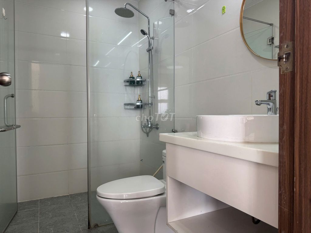 It's the owner who rents the silver and silver from the 10th-- the three full interior bedrooms.
