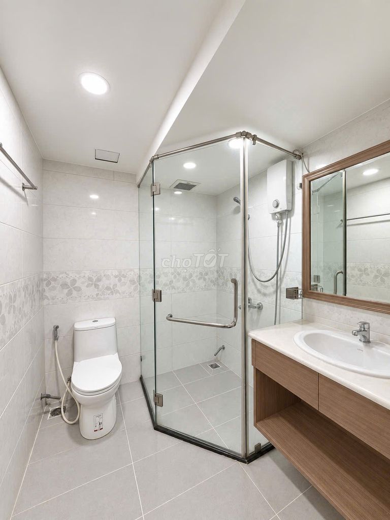apartment 1 bedroom 40 M2 clear kitchen cup near the second grammar market